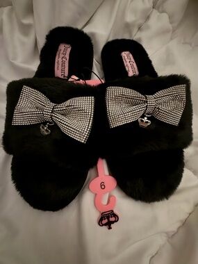 Juicy Couture Black Faux Fur Slide Slippers with Rhinestone Bow Charms